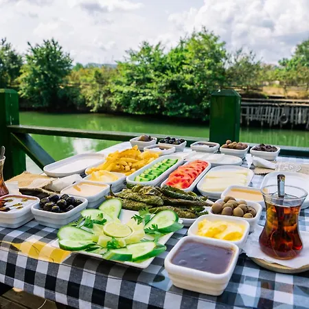 Tas Mahall Luxury Oda ve Kahvaltı Ağva