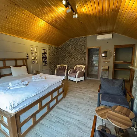 Tas Mahall Luxury Bed & Breakfast 5*