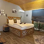 Tas Mahall Luxury Bed & Breakfast 5*