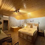 Tas Mahall Luxury Bed & Breakfast