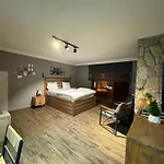 Tas Mahall Luxury Bed & Breakfast