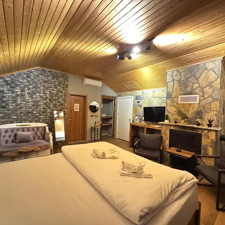 Tas Mahall Luxury Bed & Breakfast 5*