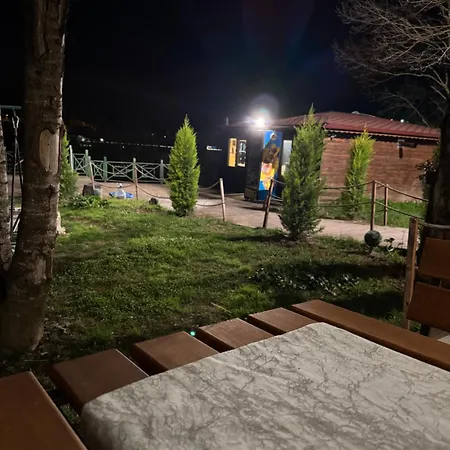 Tas Mahall Luxury Bed & Breakfast 5*